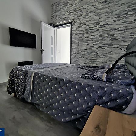 Piscine Chauffee Et Spa Jacuzzi Privatif Terrasse Sans Vis A Vis ,,,Sky House Agen,,, Kültér fotó